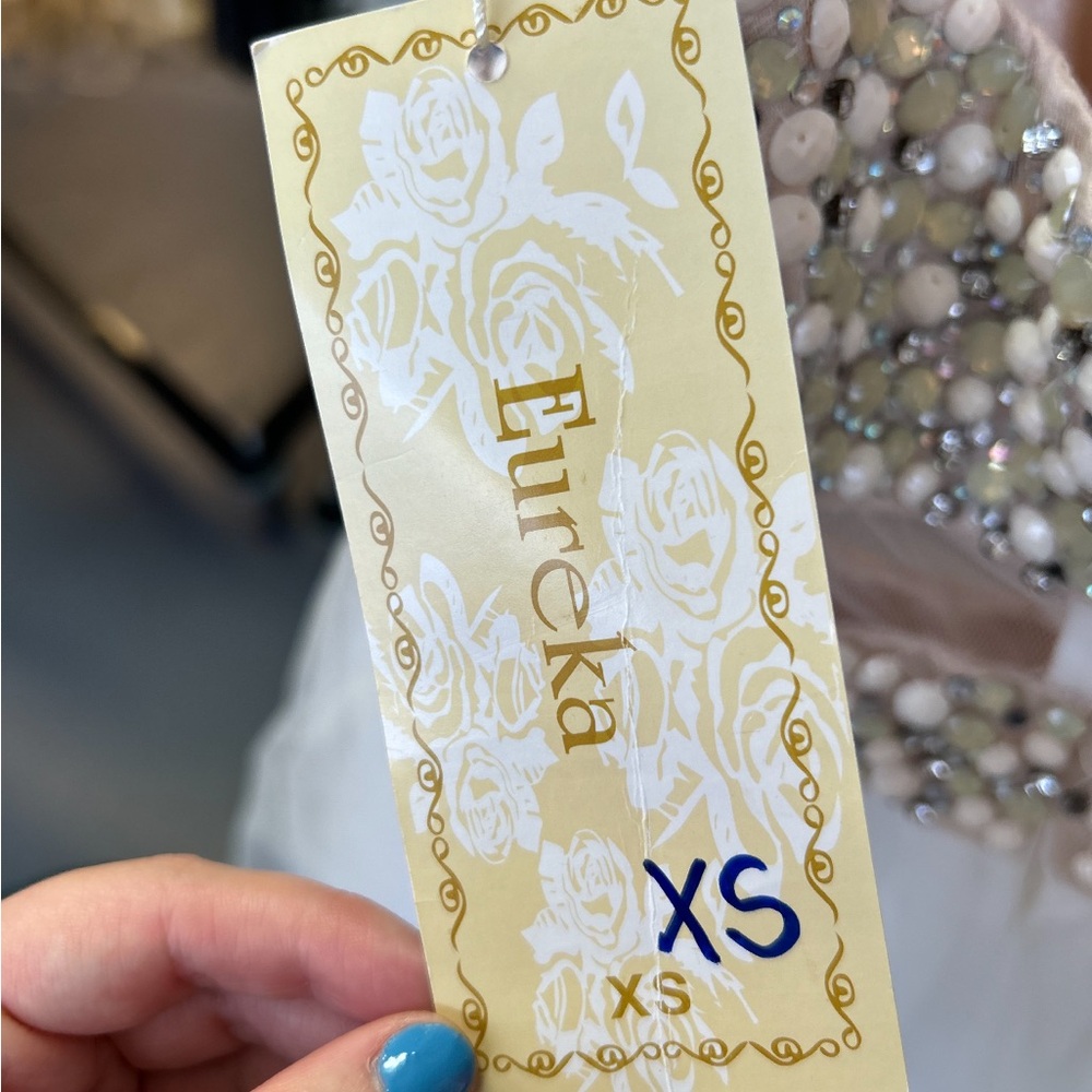 White Short Formal Size 2 With See Through Middle - image 4